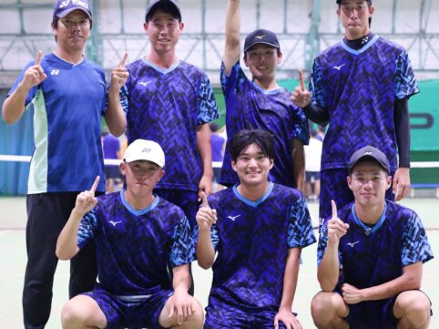 日体大ソフトテニス部メンバーの写真
