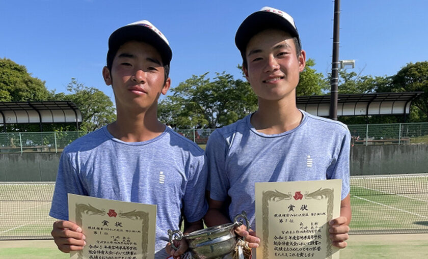 ソフトテニス　川崎・森ペアの写真