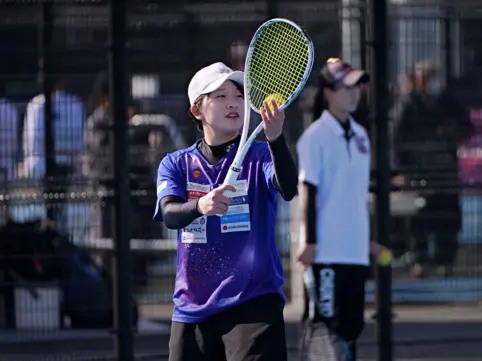 ソフトテニス高橋きずな選手の写真