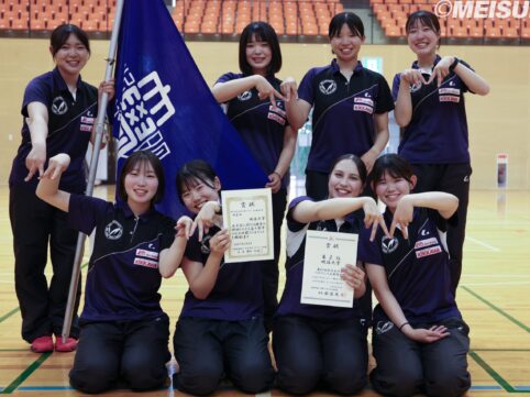 明治大学女子チームの写真