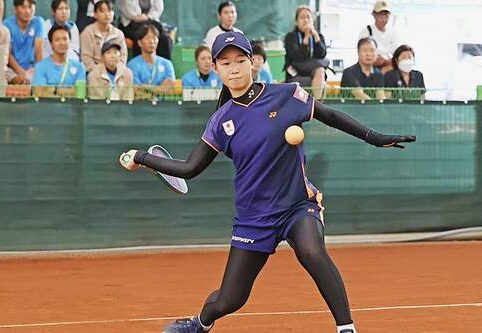 ソフトテニス　天間麗奈選手の写真