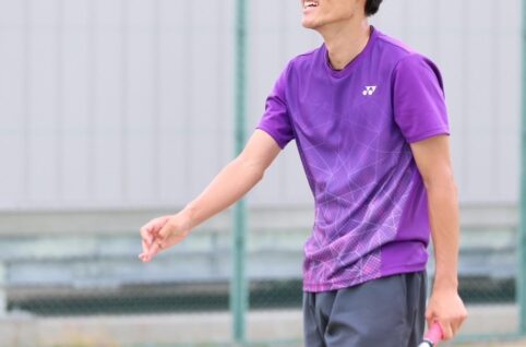 ソフトテニス　丸山海斗選手の写真