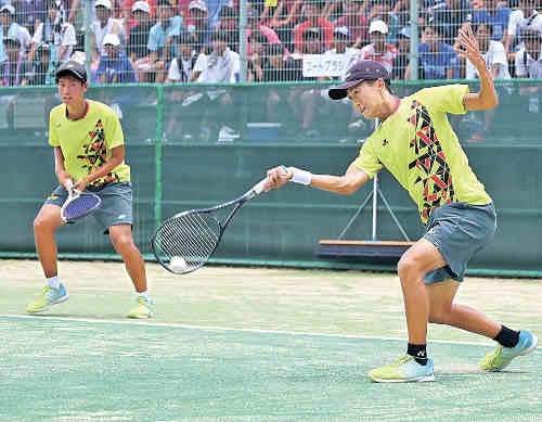 ソフトテニス　小山選手の写真