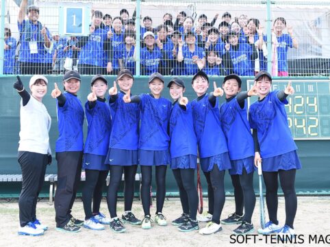 東北高校女子ソフトテニス部集合写真