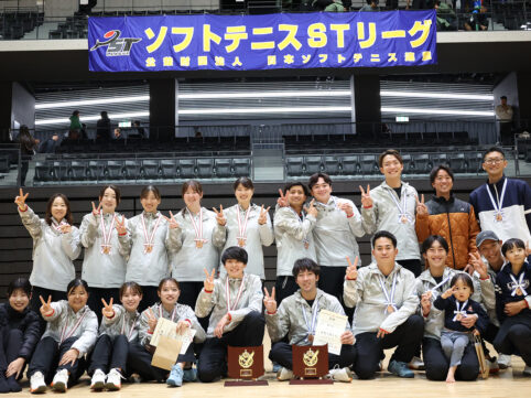 YONEXチームの集合写真